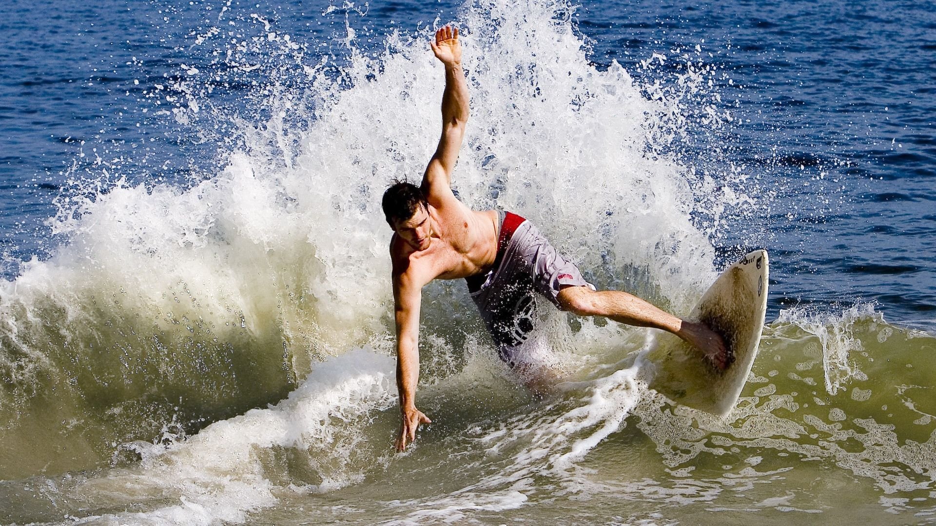 开云官网-从配角到主角，班凯罗在龙舟与牛仔的史诗对决中完成加冕