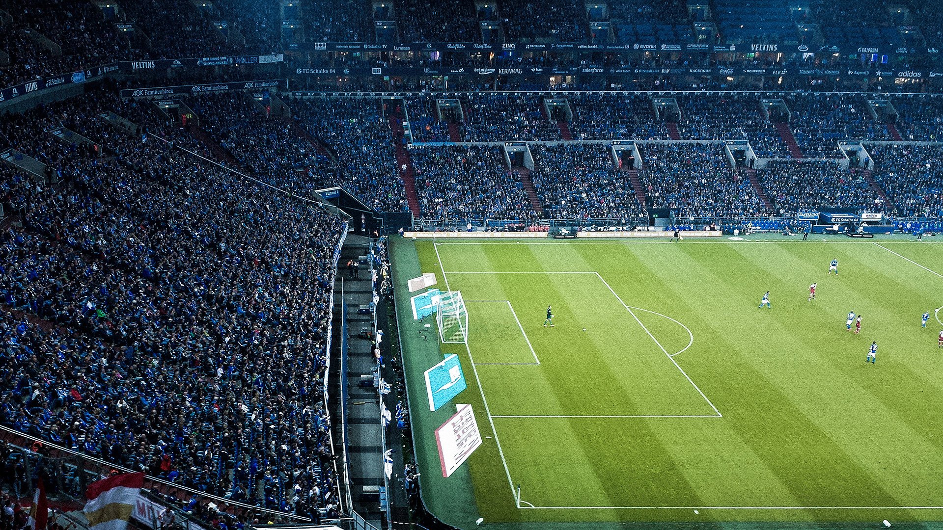 当欧冠乱入NBA，雄鹿晋级背后，体育迷的平行宇宙大狂欢